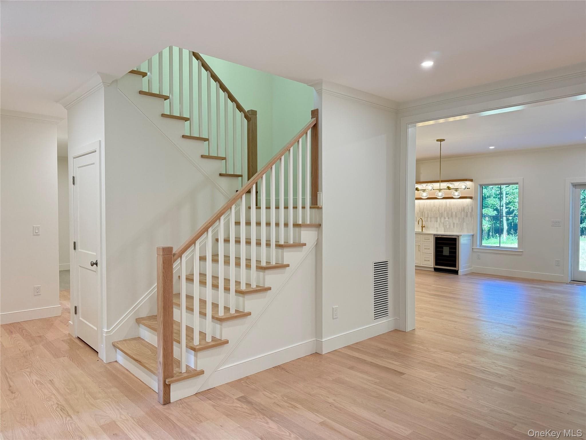79 Cortlandt Avenue thumbnail 4