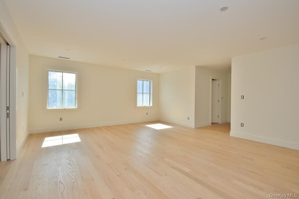 79 Cortlandt Avenue thumbnail 16