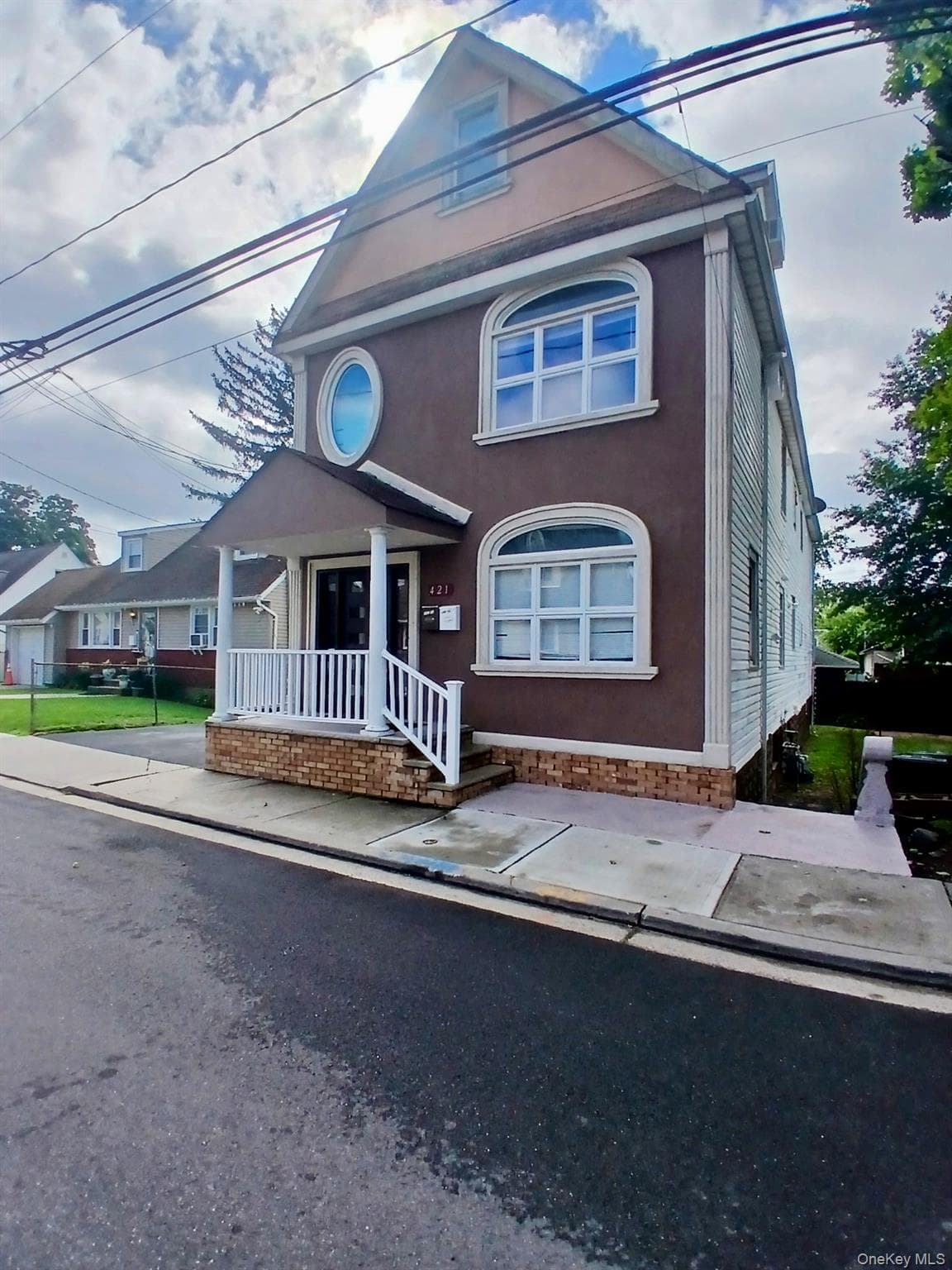421 Roquette Avenue thumbnail 2