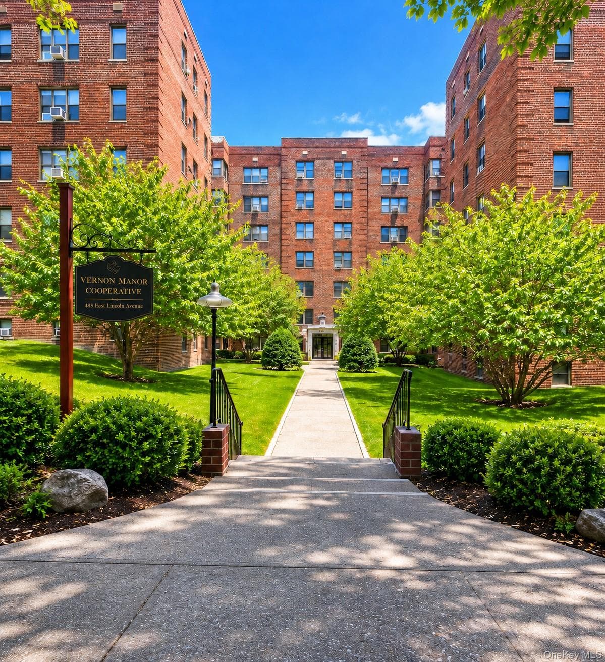 485 E Lincoln Avenue Unit: 214, Mount Vernon