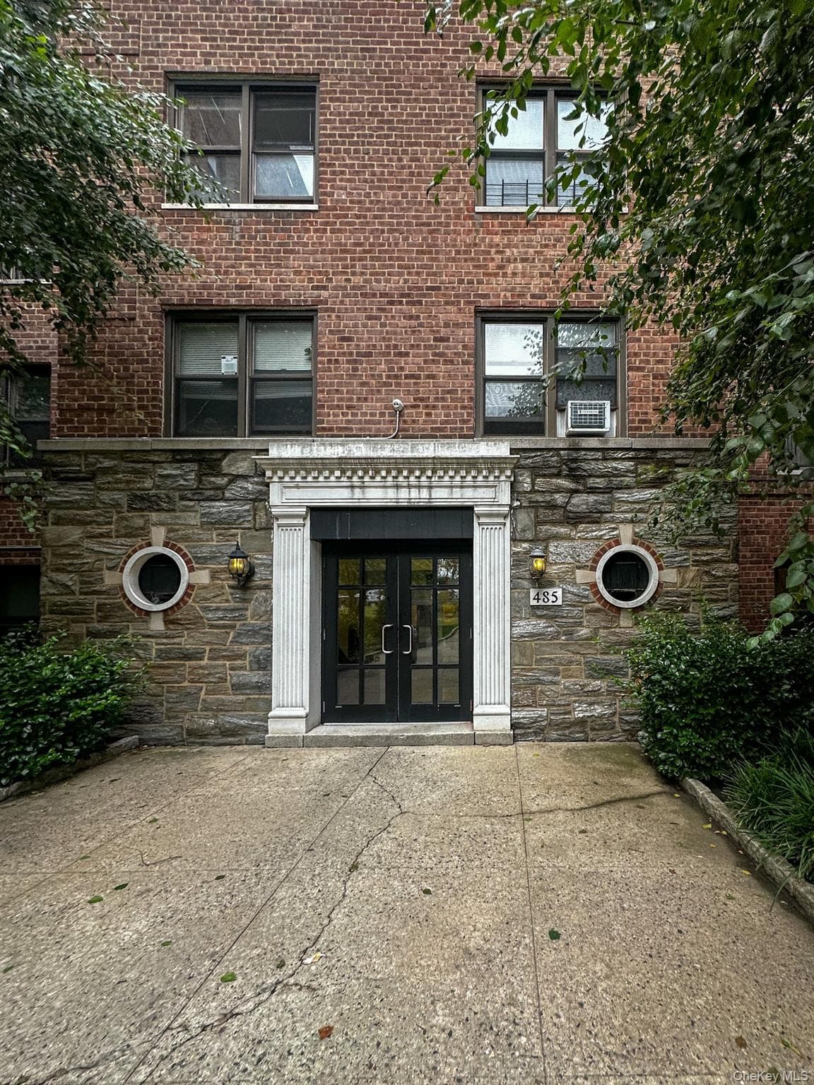 485 E Lincoln Avenue Unit: 214 thumbnail 2