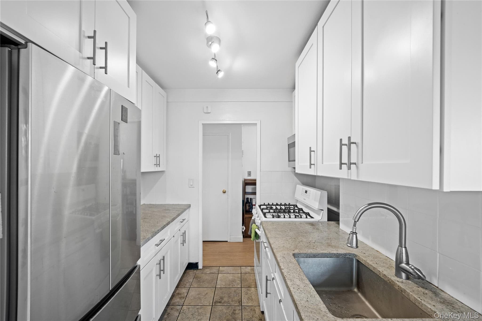 33-64 21st Street Unit: 6C thumbnail 4