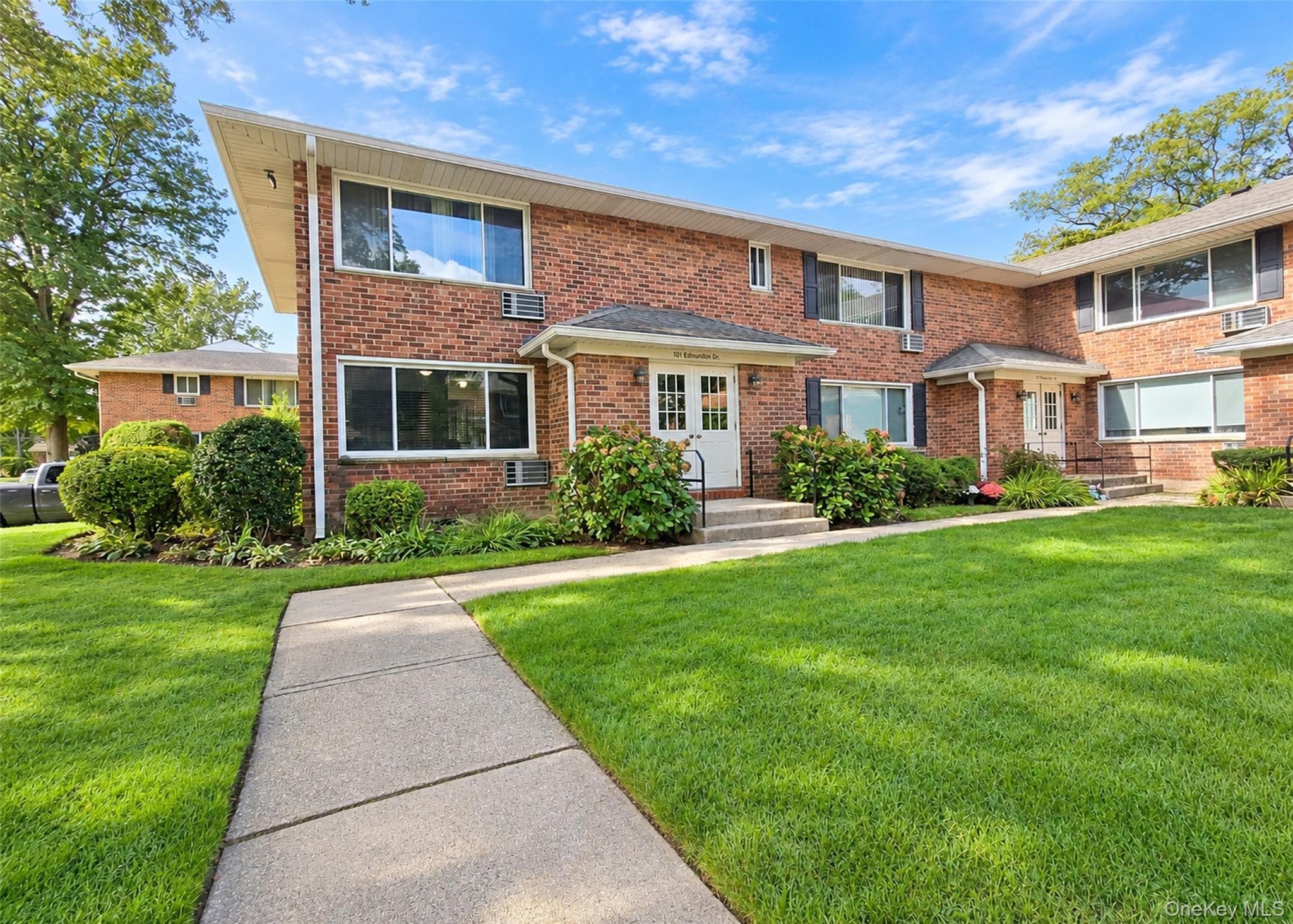 101 Edmunton Drive Unit: G-1, North Babylon