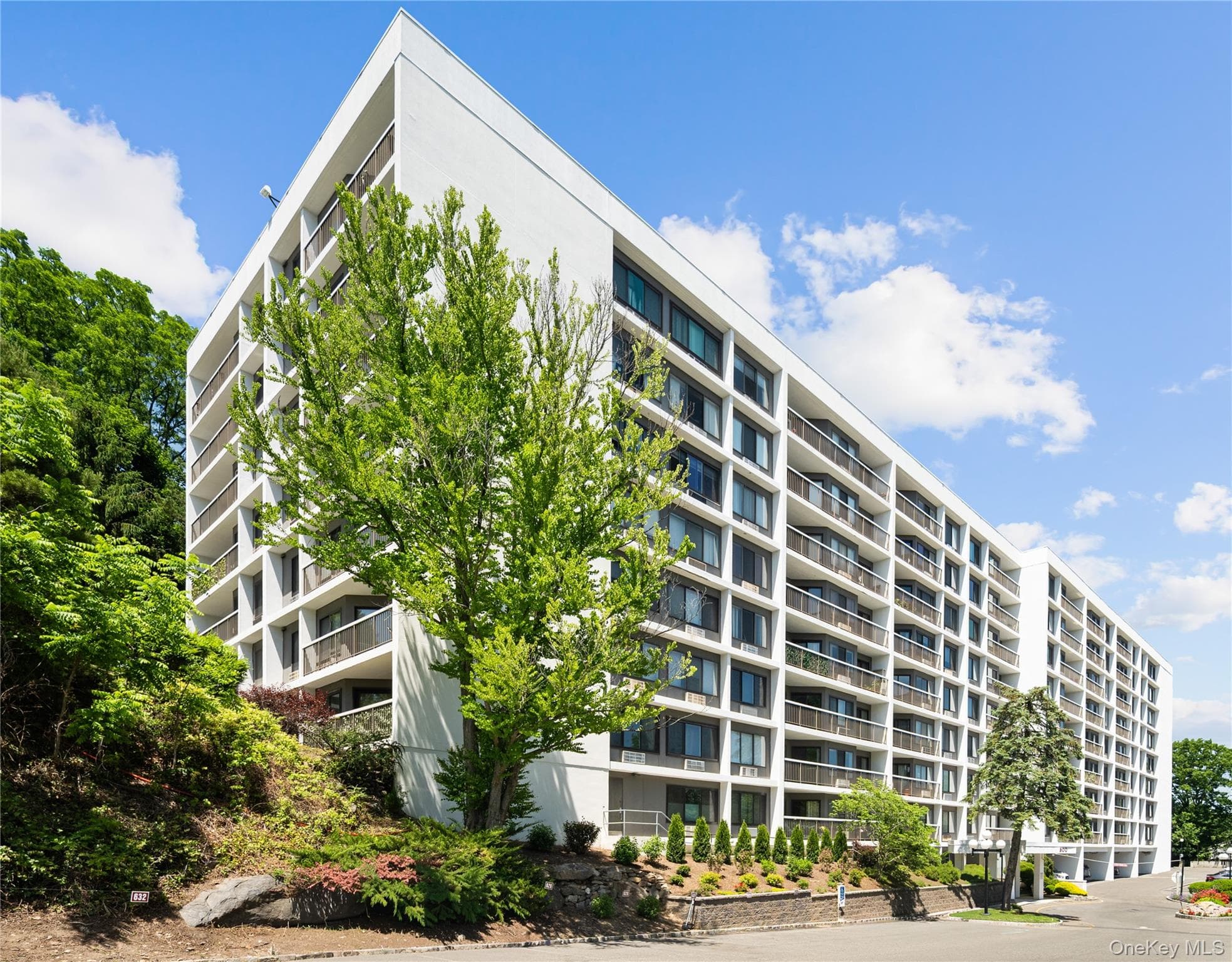 500 High Point Drive Unit: 707 thumbnail 31
