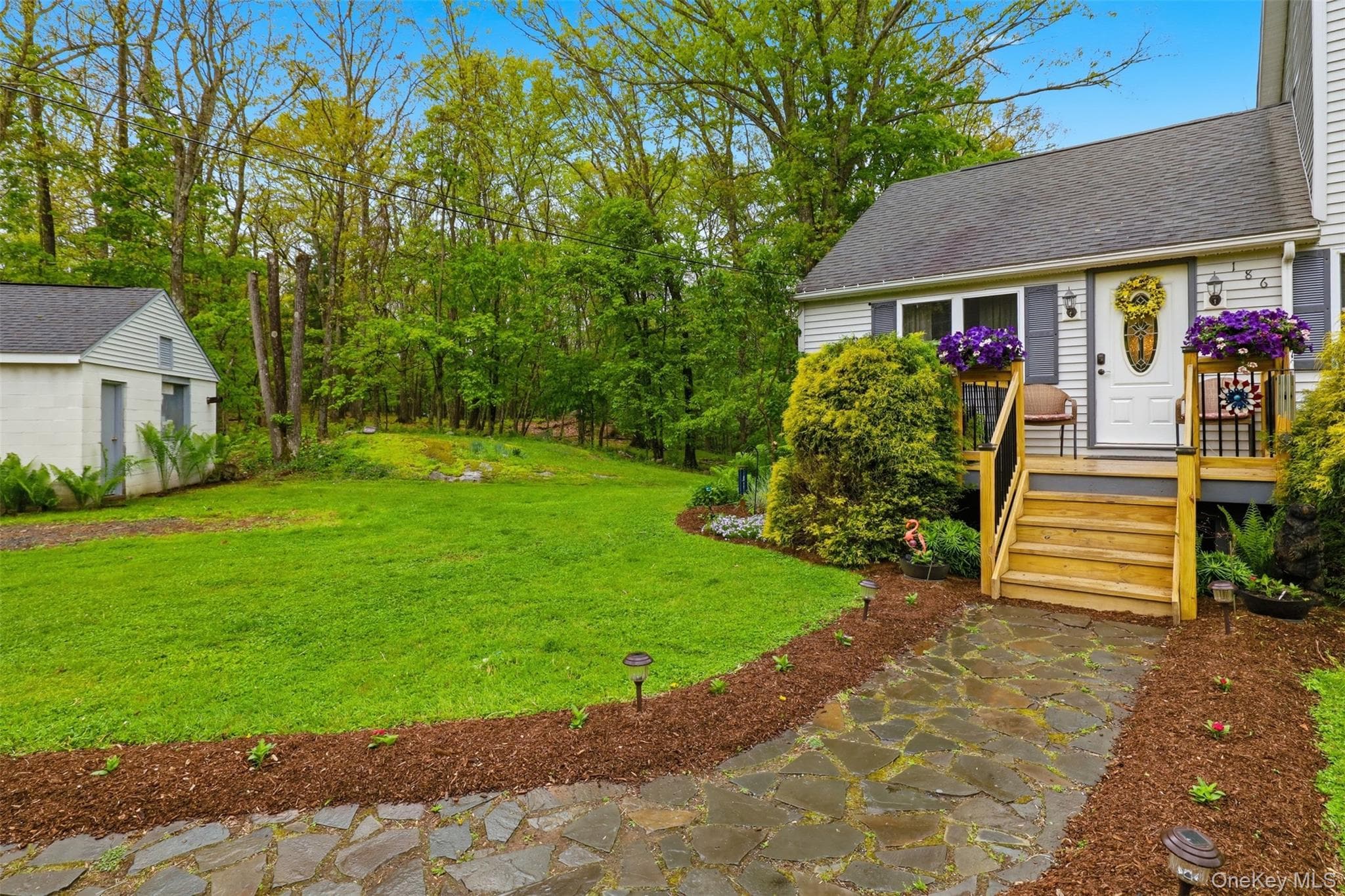 186 Cedar Hill Road thumbnail 4