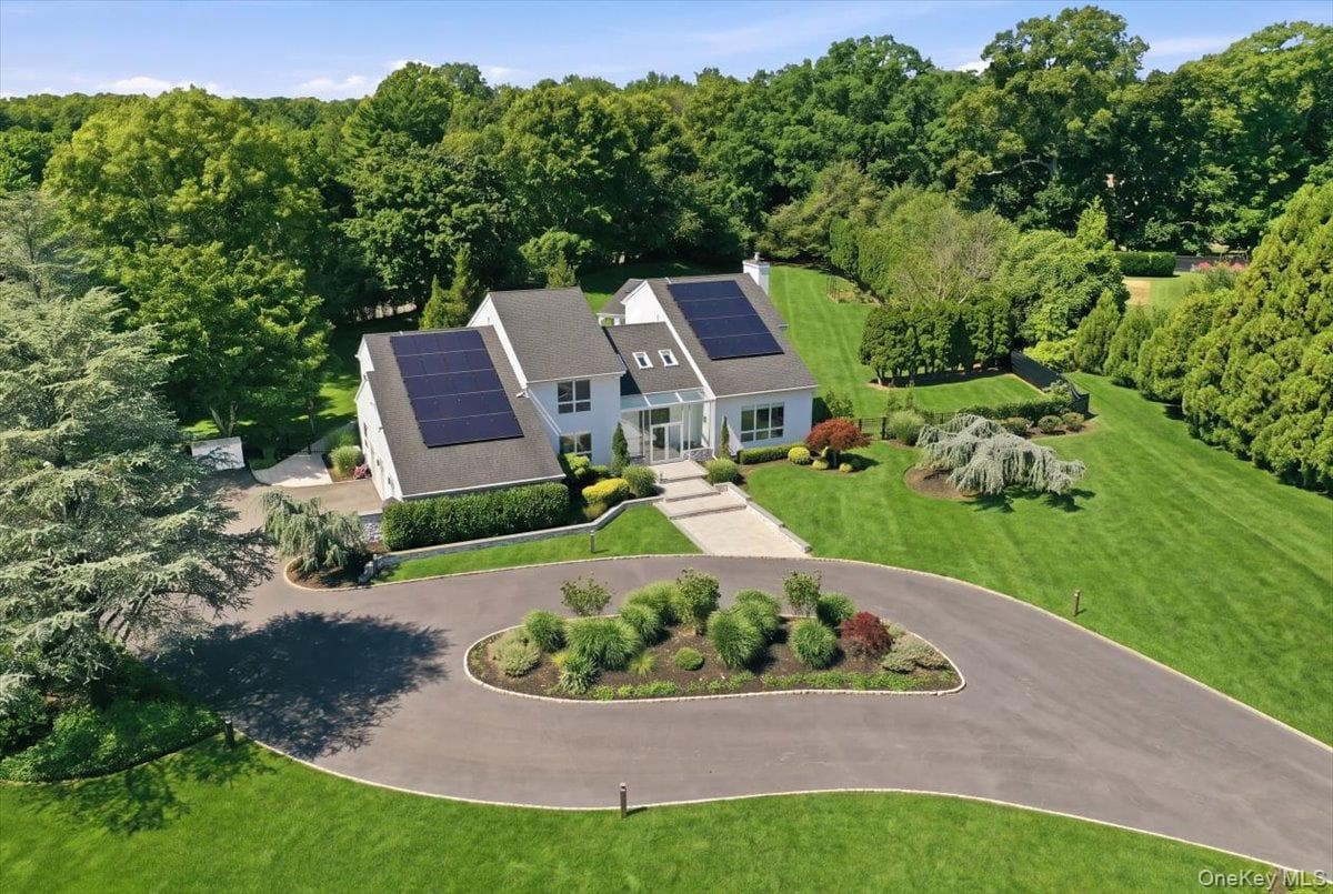 5 Meadow Gate, Head Of The Harbor