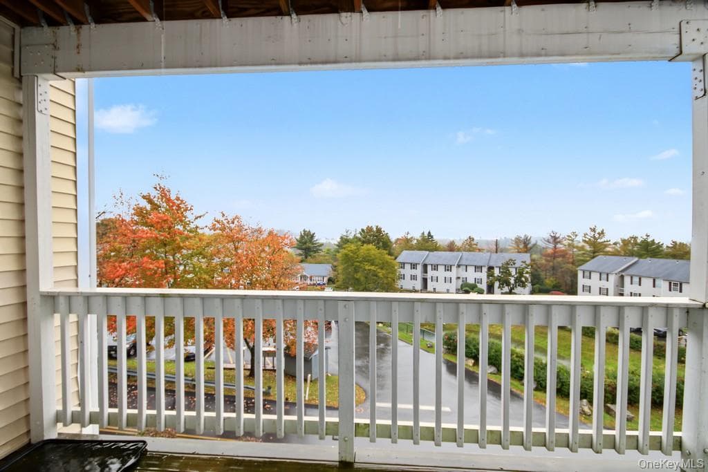 22 Lexington Hill Unit: 3 thumbnail 3