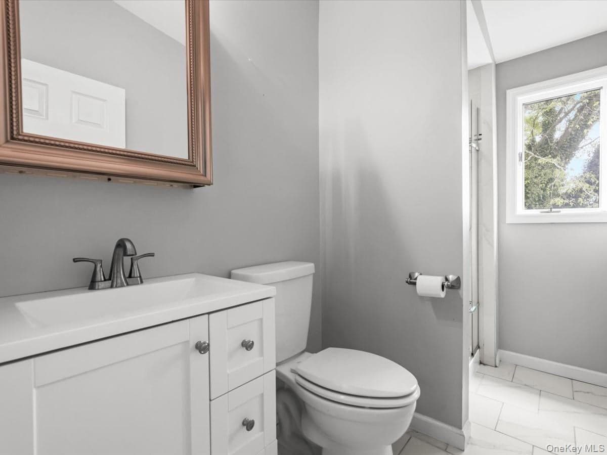 112 Rosemont Avenue thumbnail 10