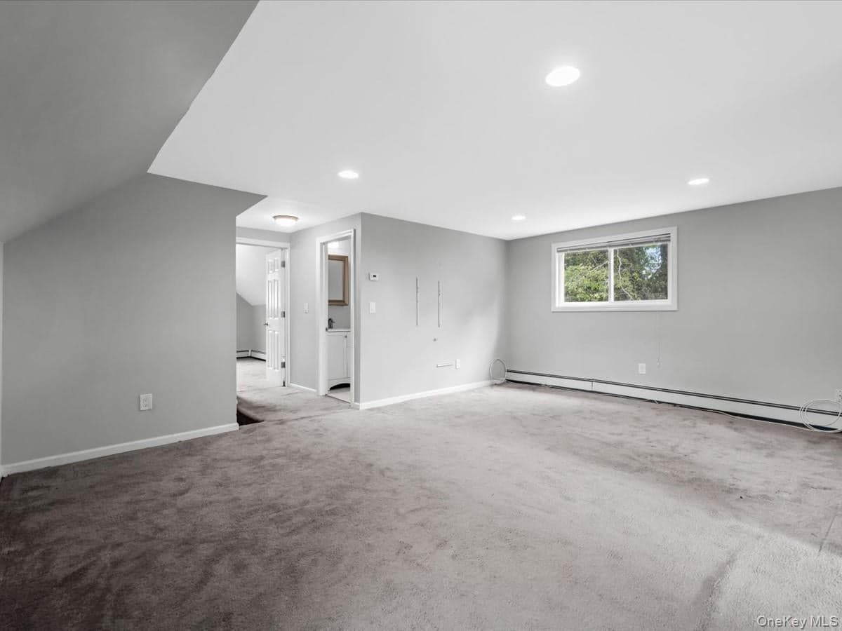 112 Rosemont Avenue thumbnail 12