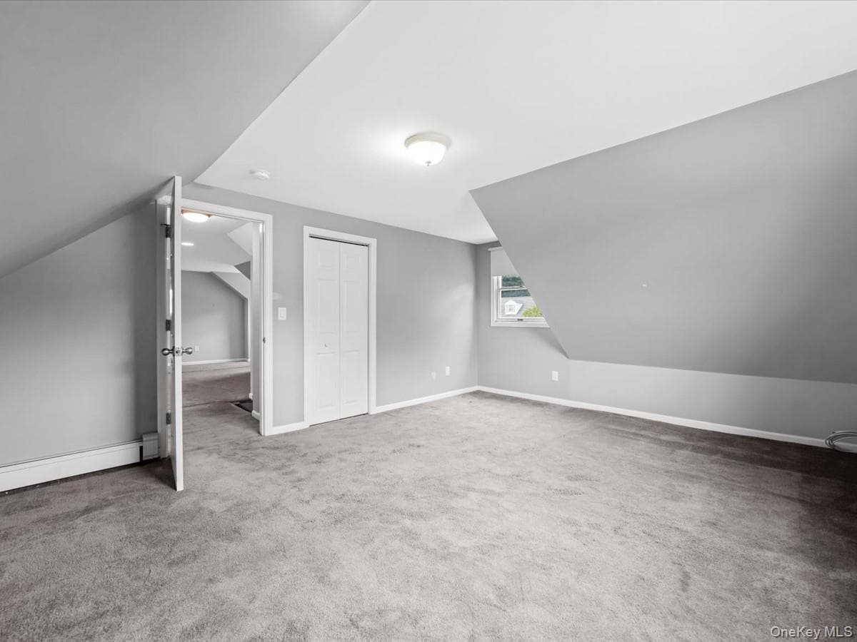 112 Rosemont Avenue thumbnail 14