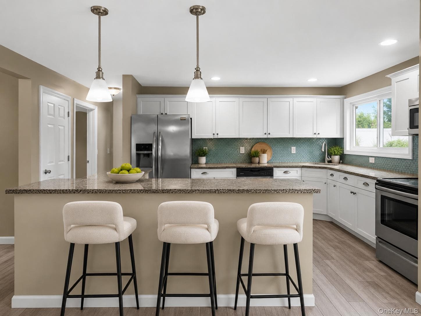 112 Rosemont Avenue thumbnail 4