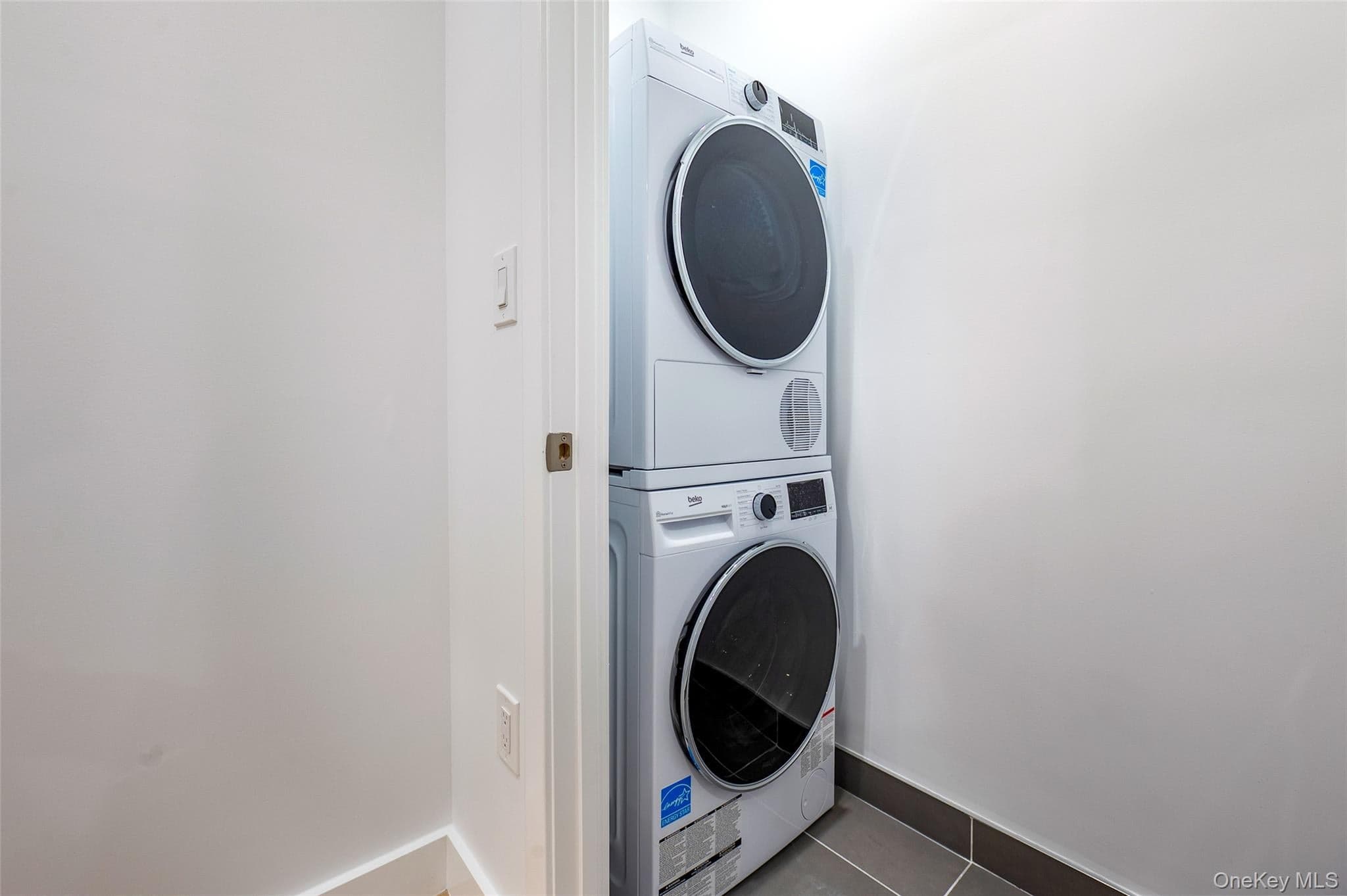 150-02 Northern Boulevard Unit: 4J thumbnail 9