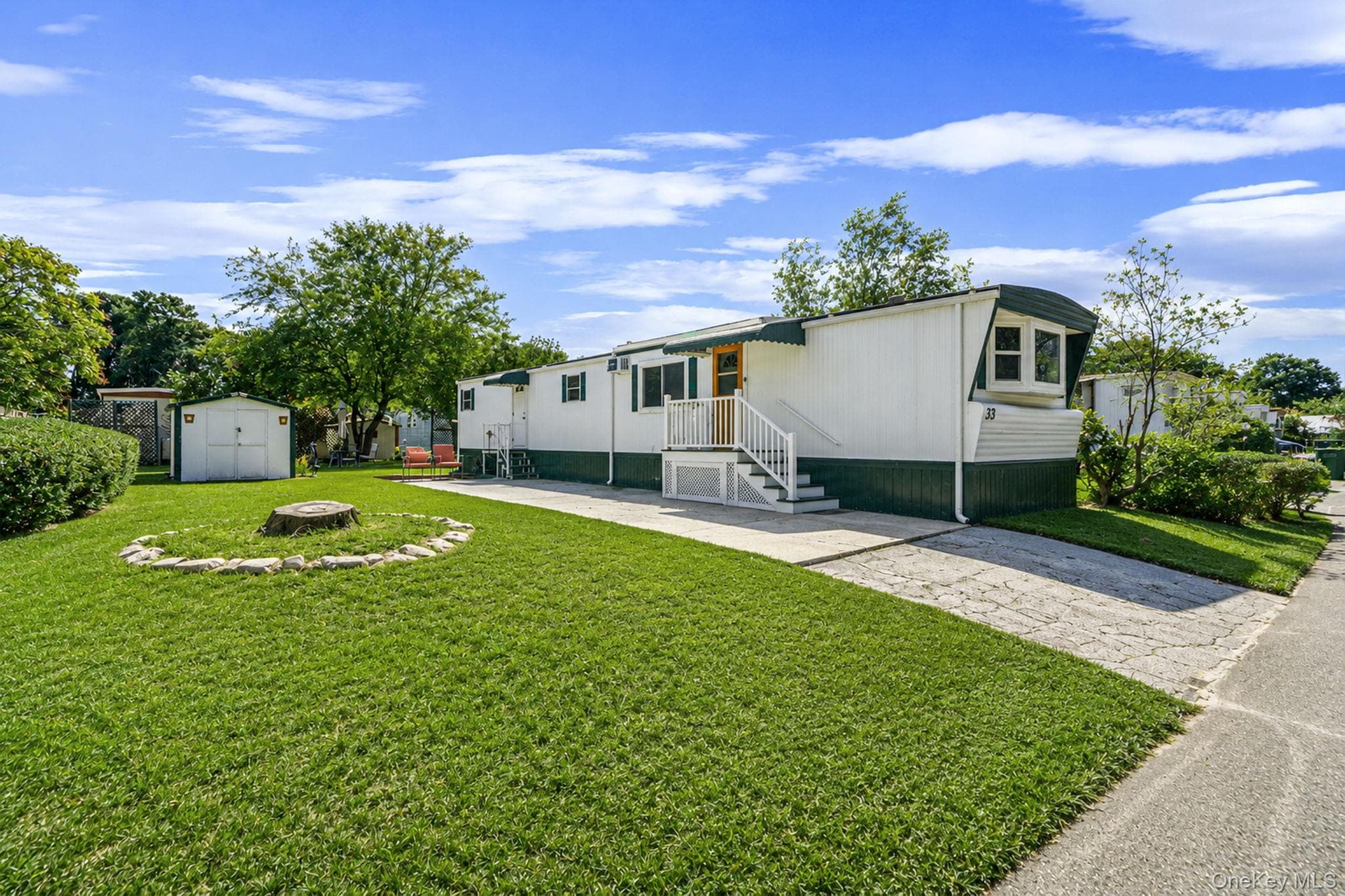 33 Valley Forge Drive DR, Bohemia