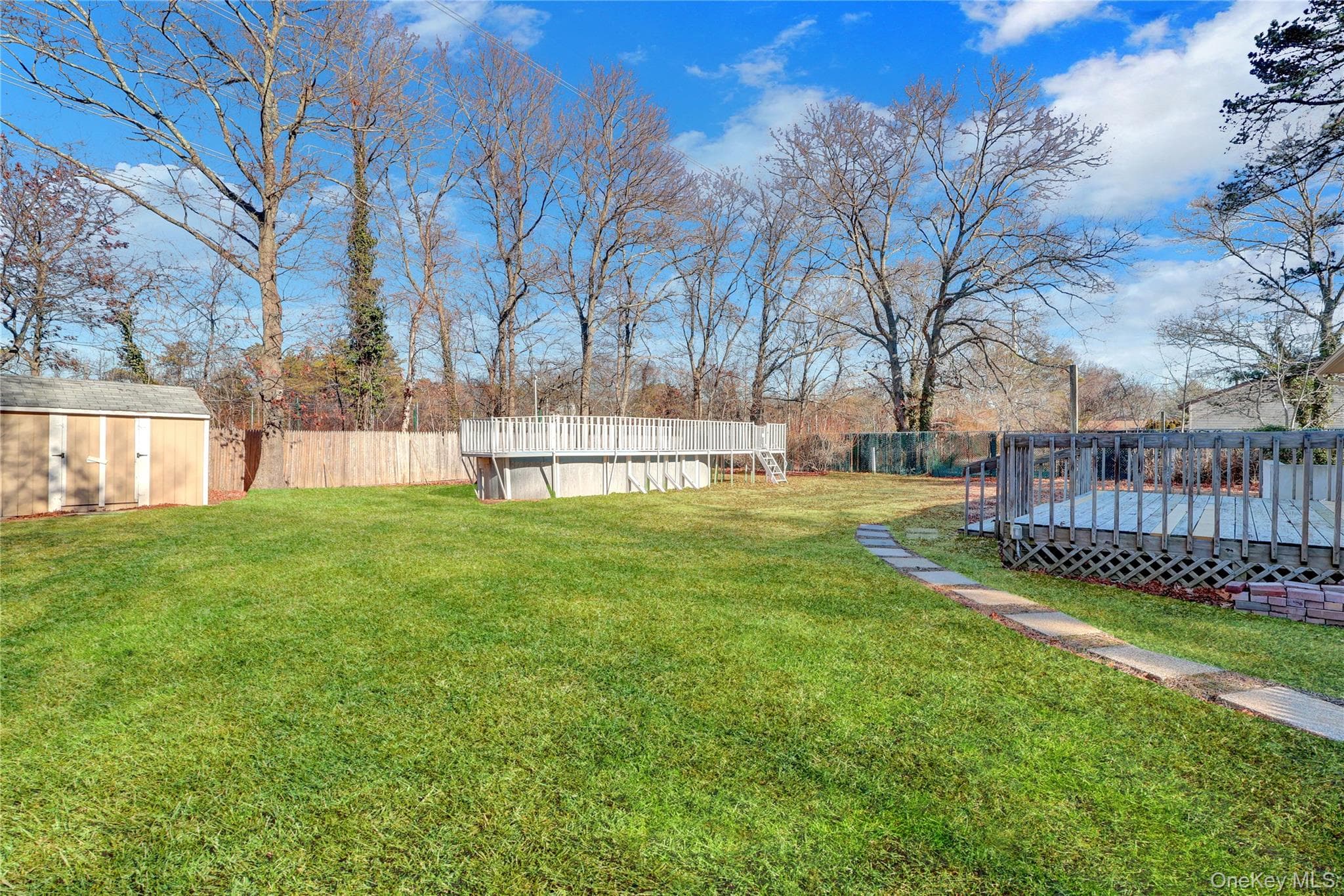 57 Middle Island Avenue thumbnail 21