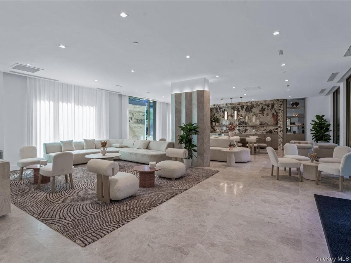 250 E 25th Street Unit: 9B thumbnail 4