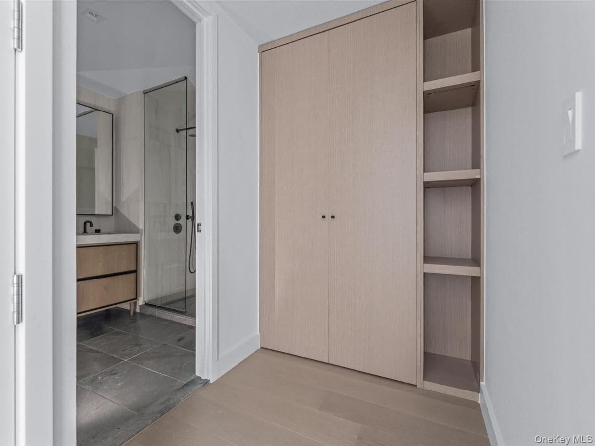 250 E 25th Street Unit: 9B thumbnail 14