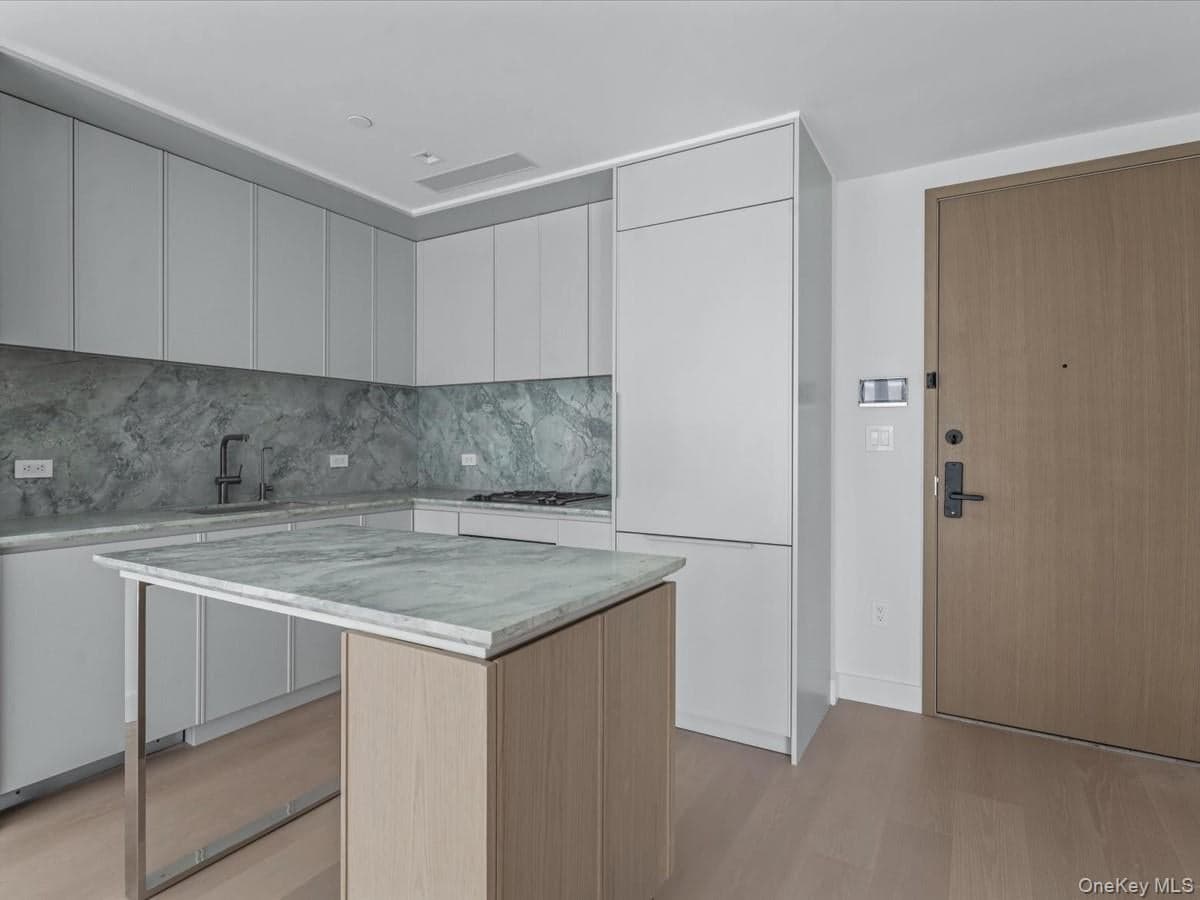 250 E 25th Street Unit: 9B thumbnail 6
