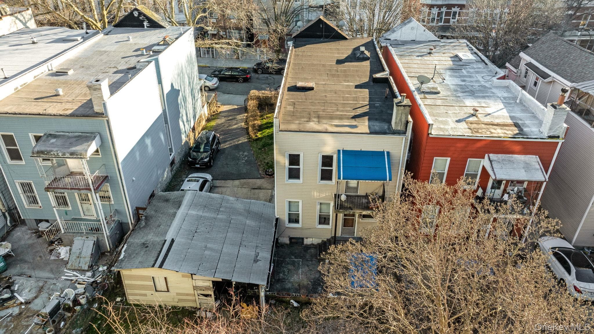 675 E 223rd Street thumbnail 13