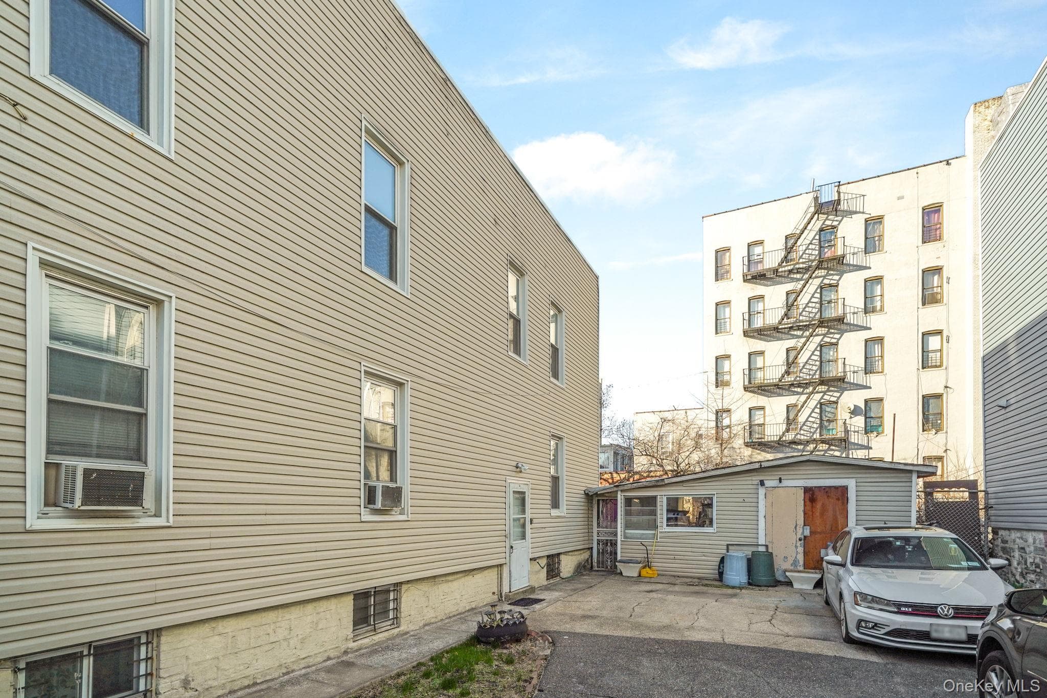 675 E 223rd Street thumbnail 7