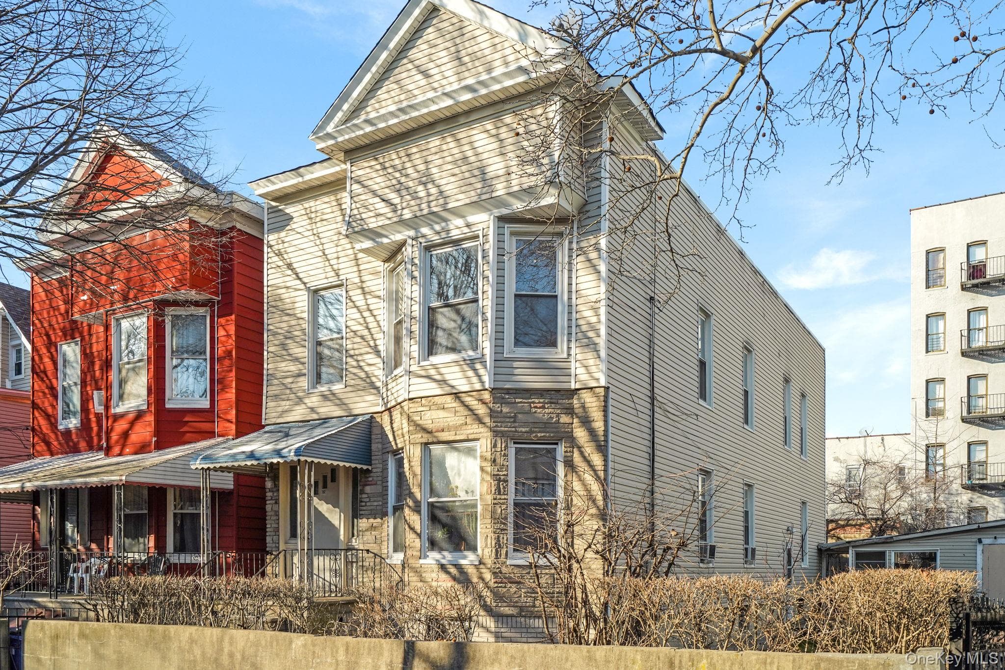 675 E 223rd Street thumbnail 3