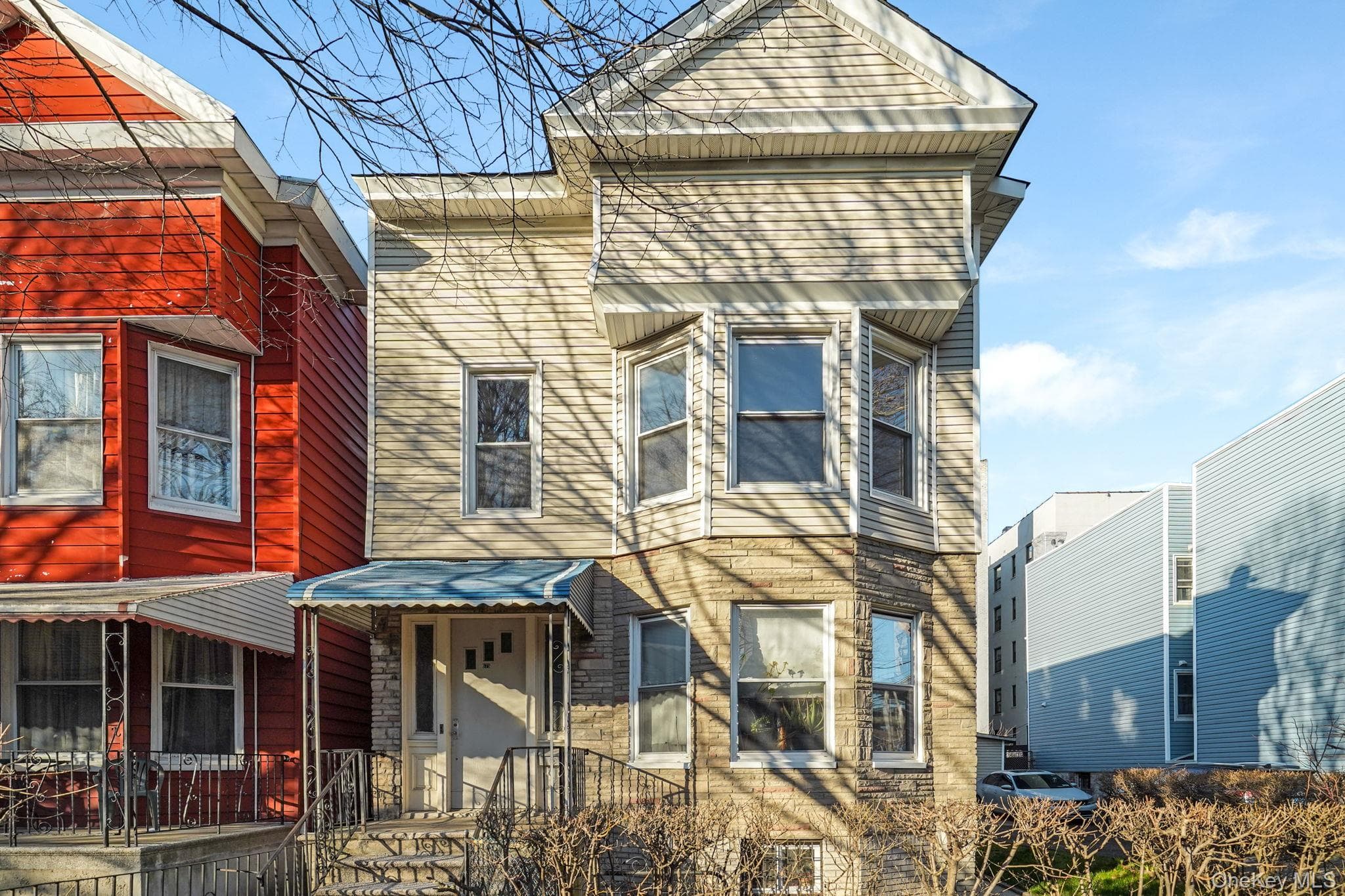 675 E 223rd Street thumbnail 5