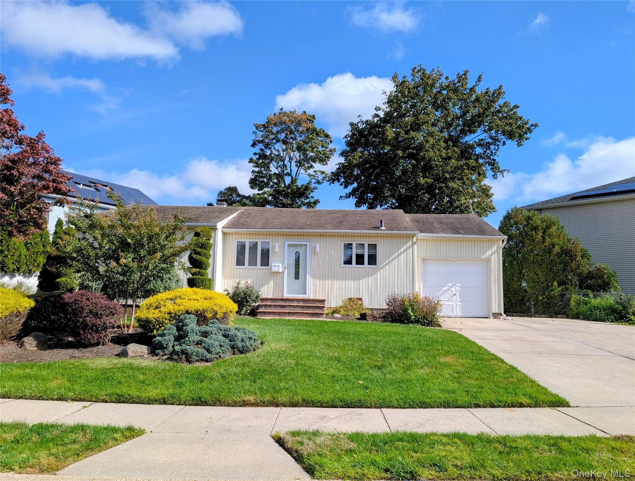 124 Morton Boulevard, Plainview