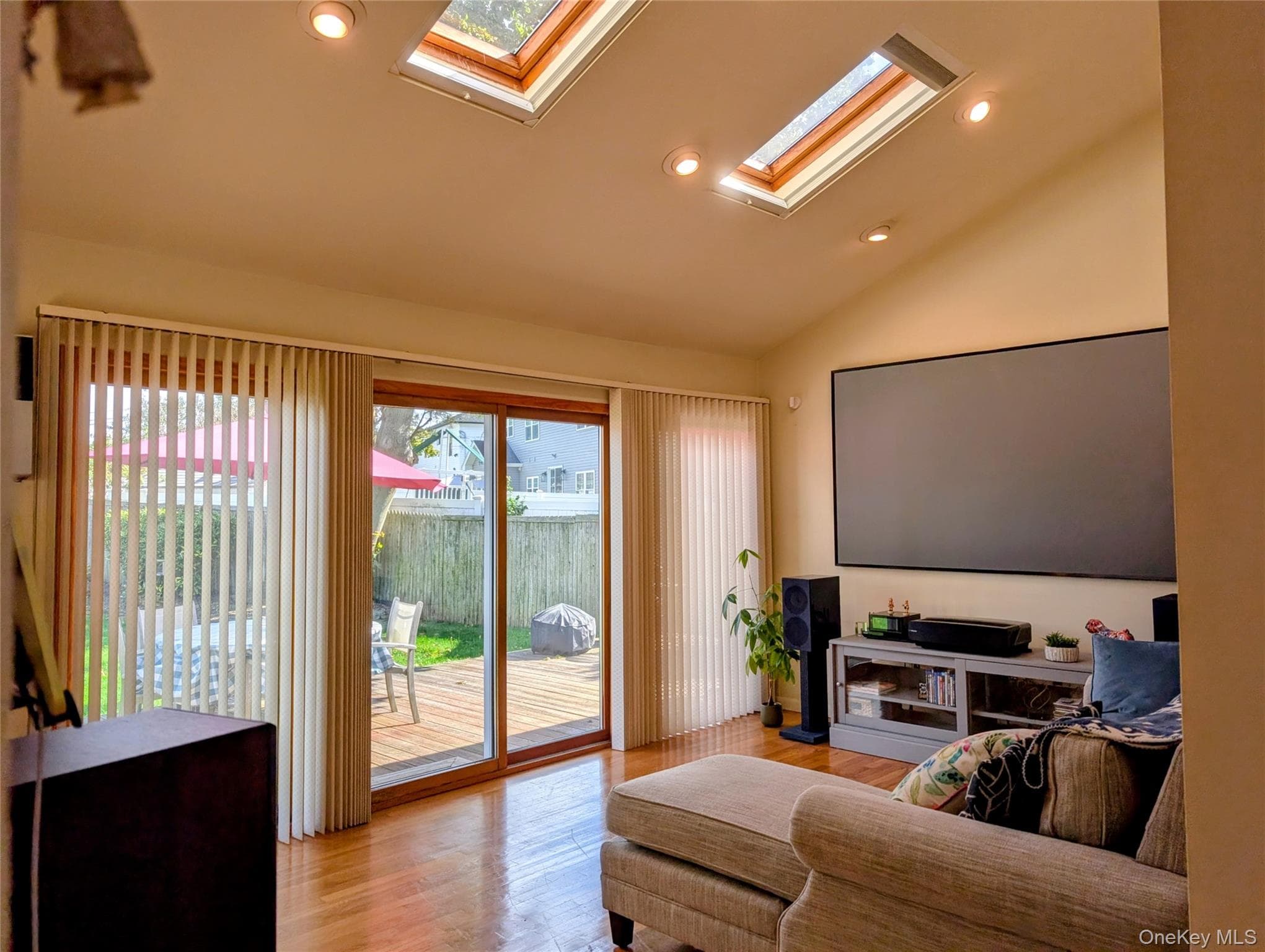 124 Morton Boulevard thumbnail 2
