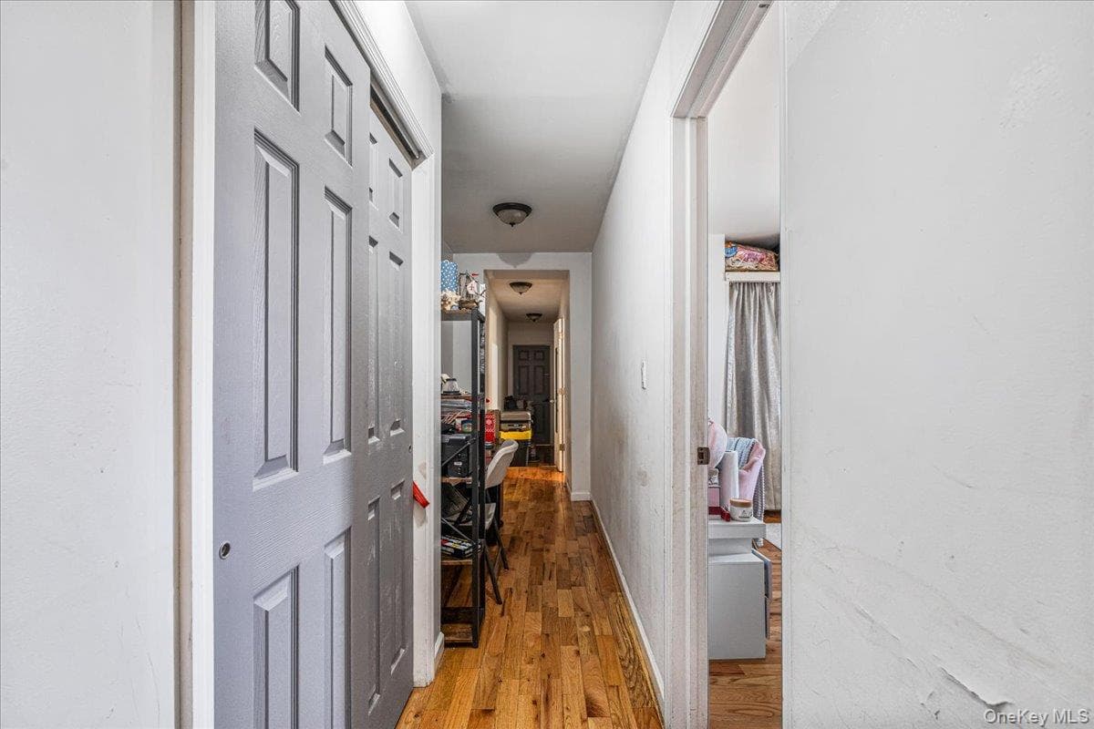708 Snediker Avenue thumbnail 15