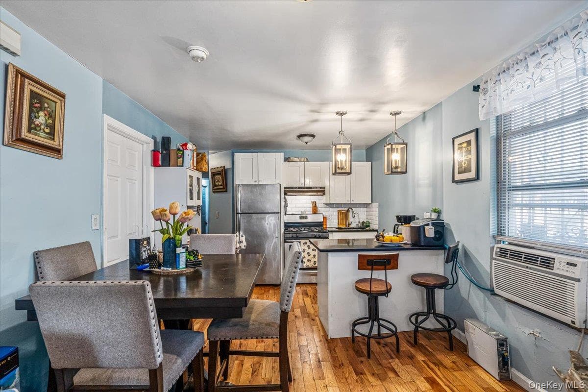 708 Snediker Avenue thumbnail 7