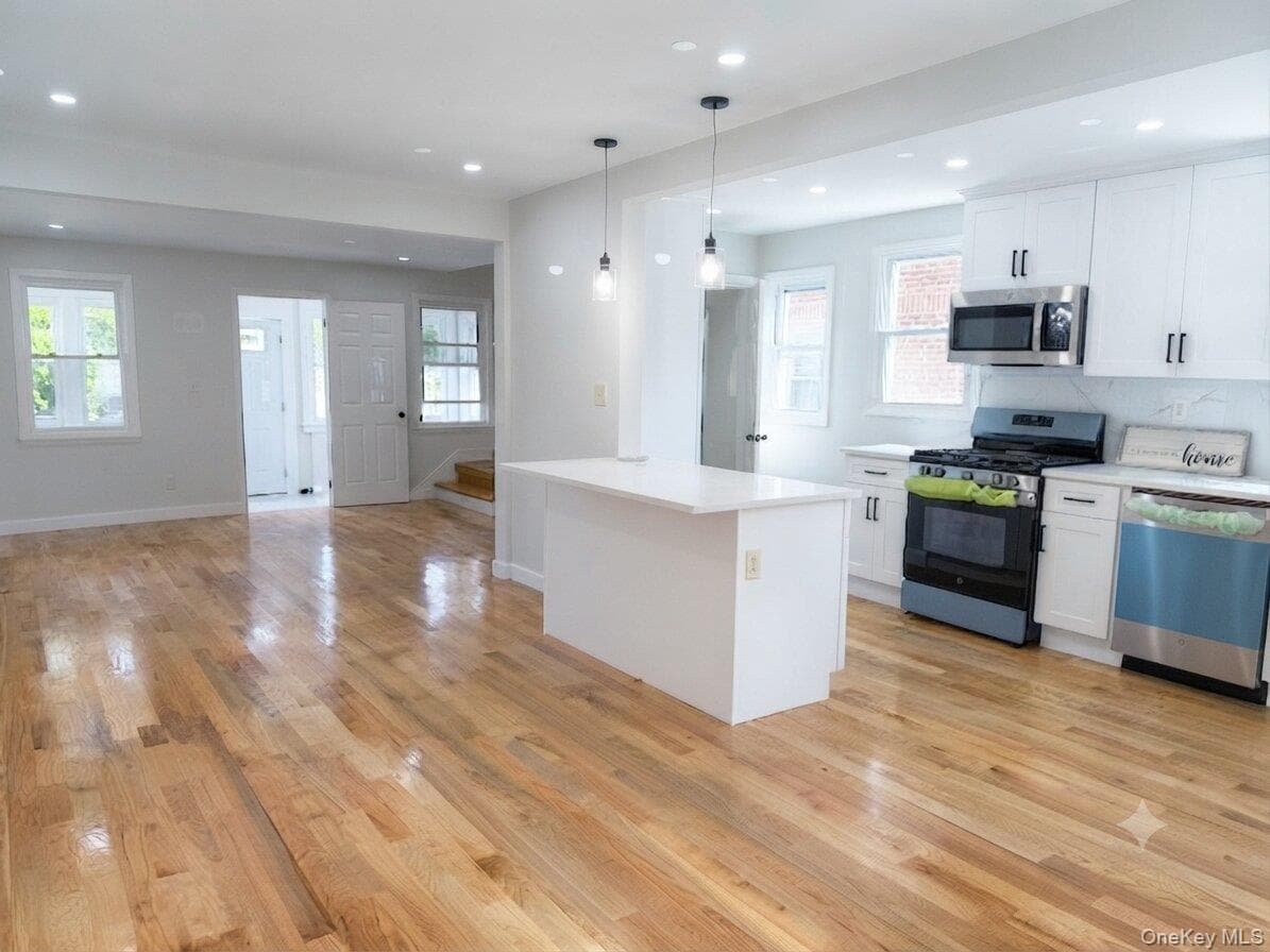 2431 Deerfield Road thumbnail 4