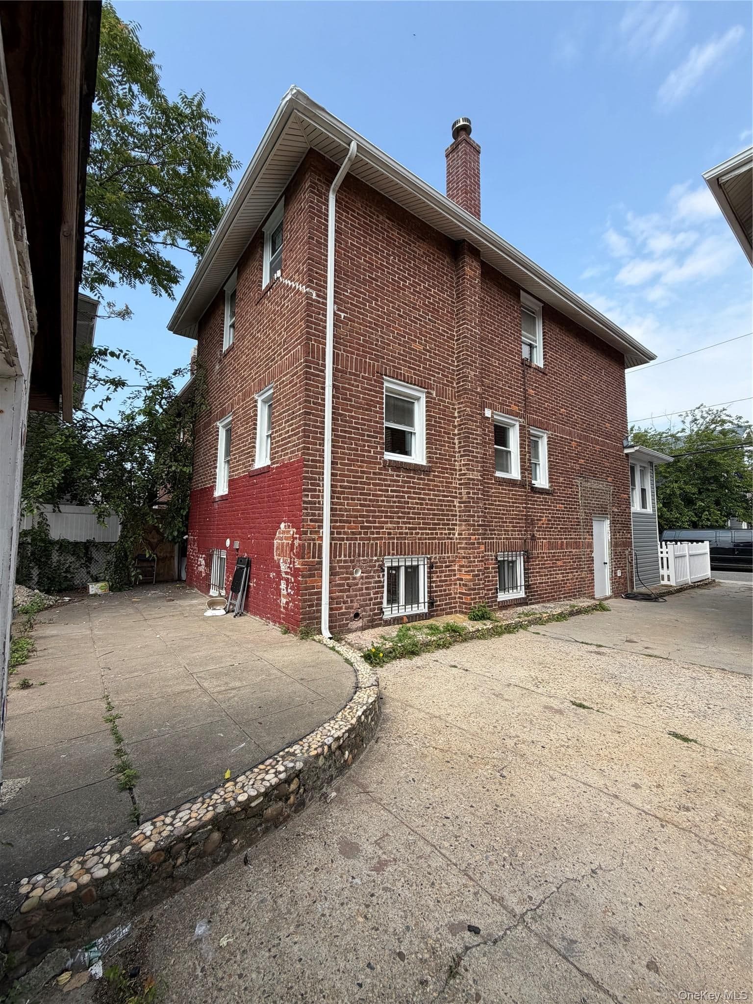 2431 Deerfield Road thumbnail 2