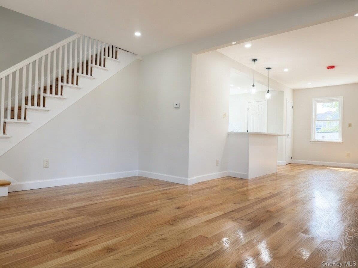 2431 Deerfield Road thumbnail 5