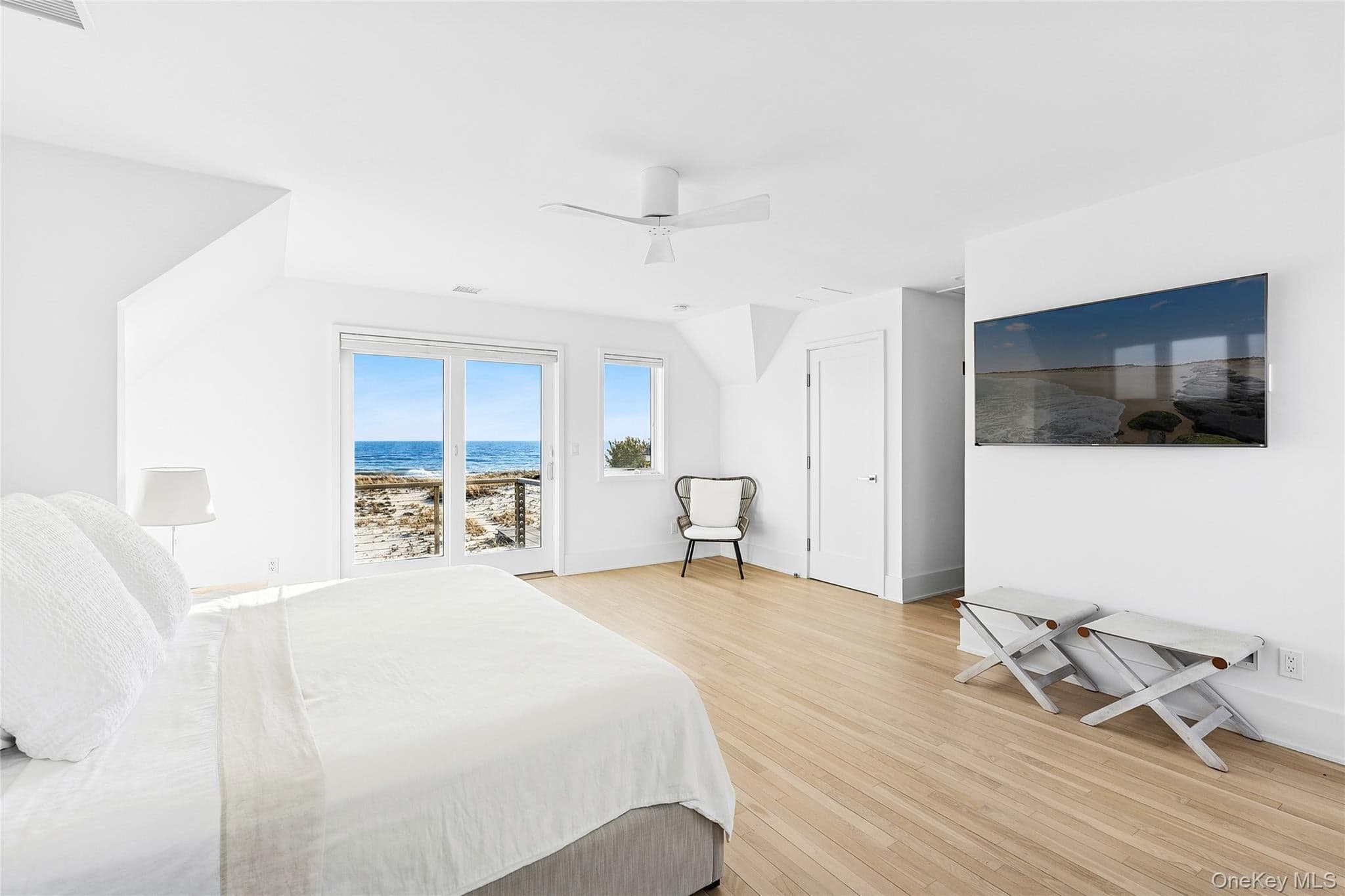 617 Dune Road thumbnail 14