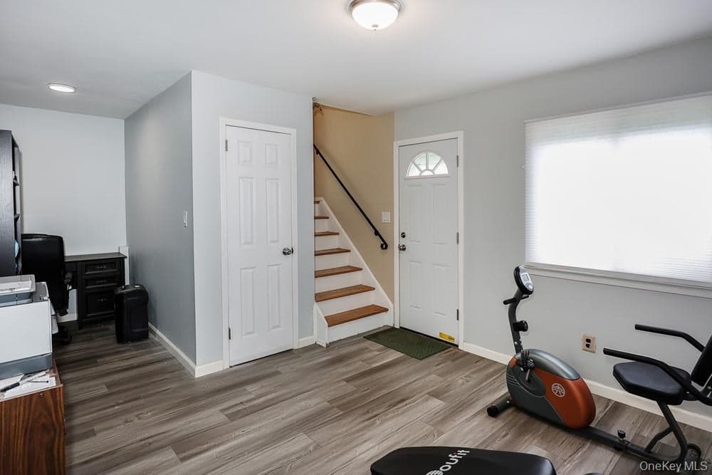 555 N Windsor Avenue thumbnail 18