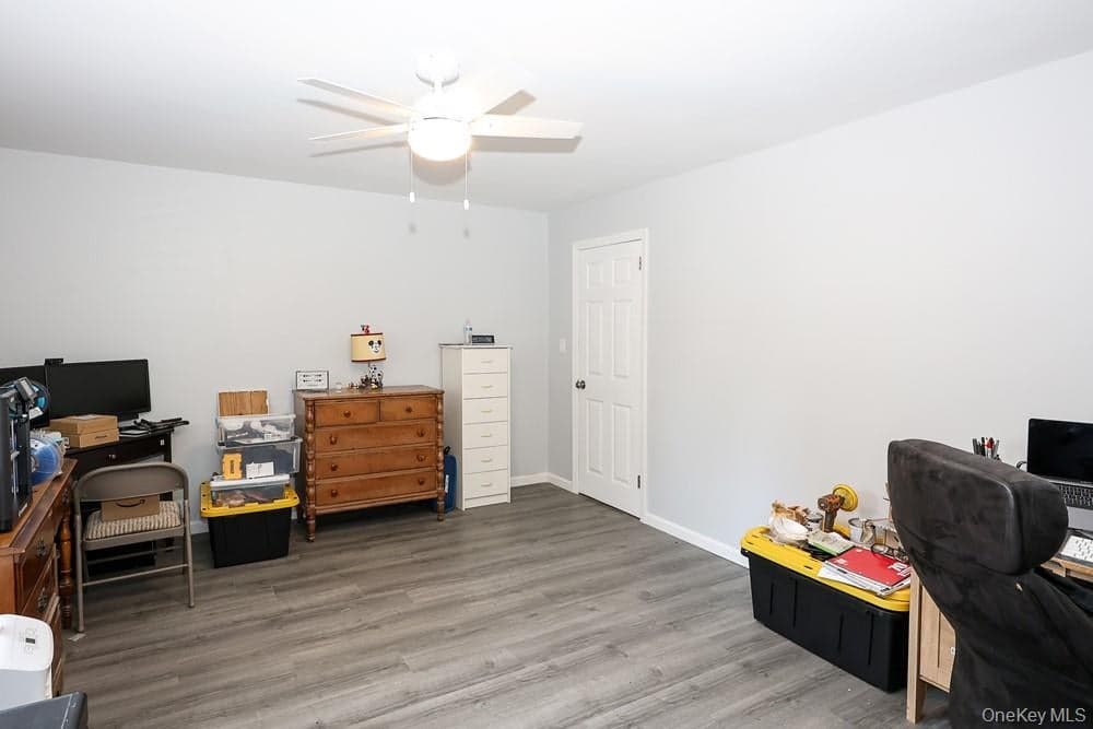 555 N Windsor Avenue thumbnail 21