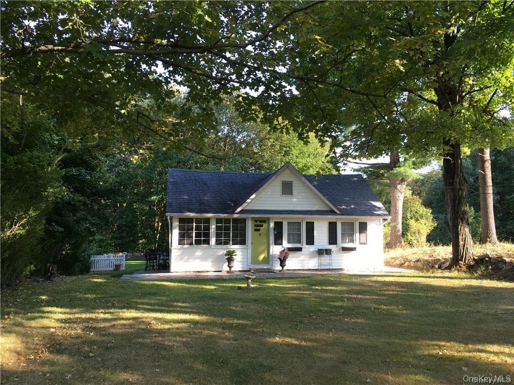 651 Lakes Road thumbnail 3