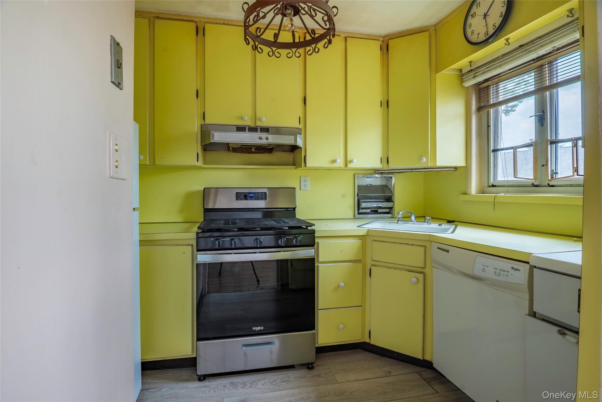 225-24 Manor Road Unit: 814 thumbnail 7
