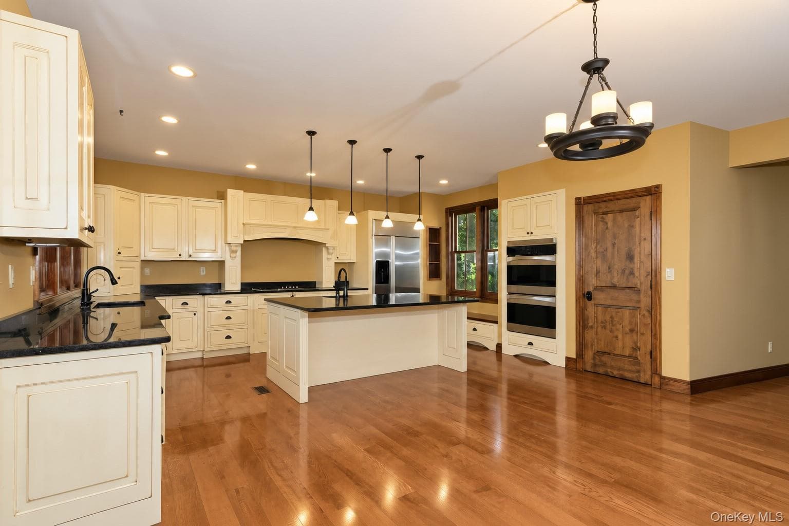 231 Celery Avenue thumbnail 5