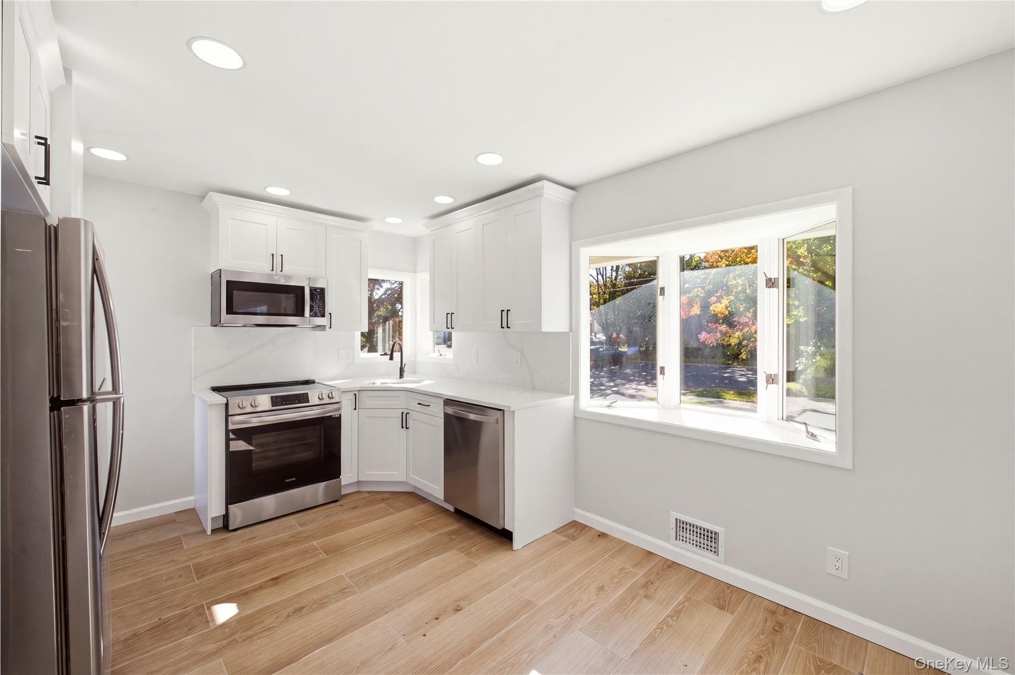 4 Elmont Lane thumbnail 8