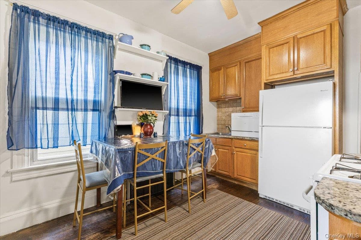 204 Voss Avenue thumbnail 21