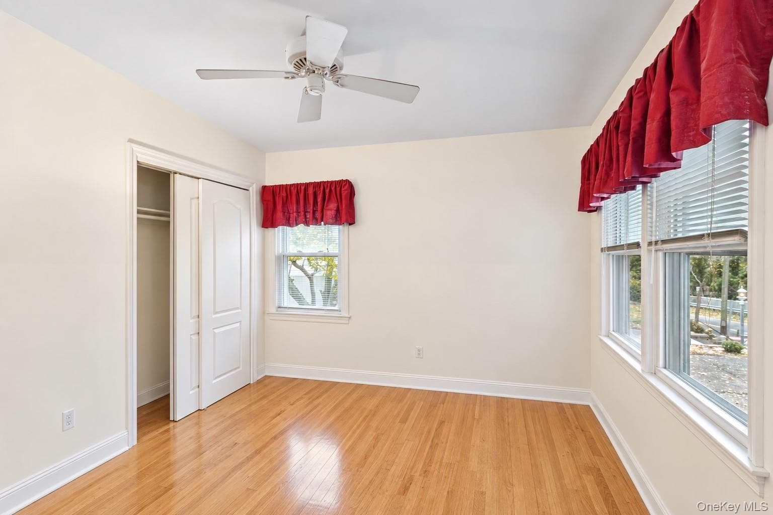 215 Hallock Landing Road thumbnail 14