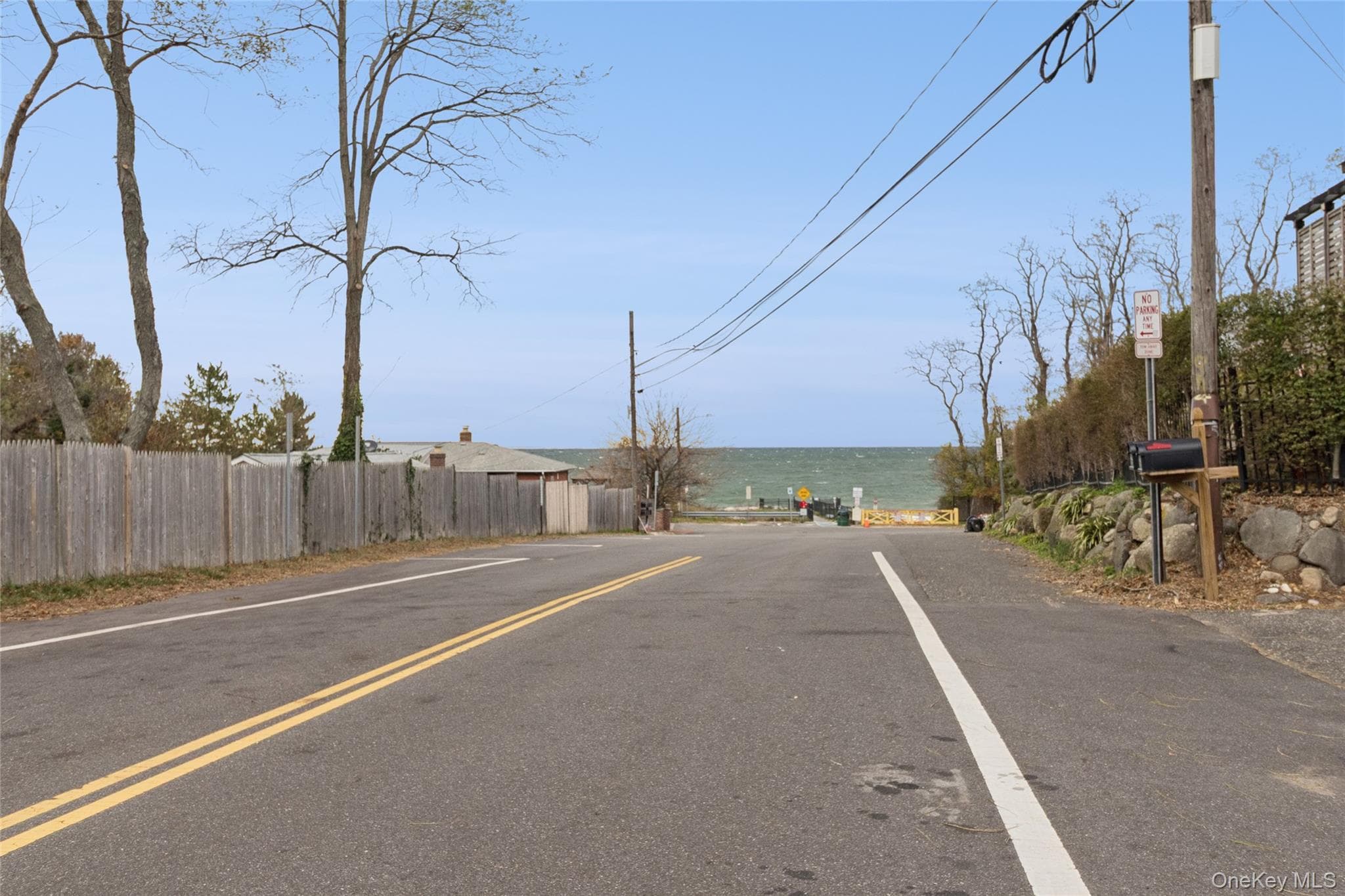 215 Hallock Landing Road thumbnail 3