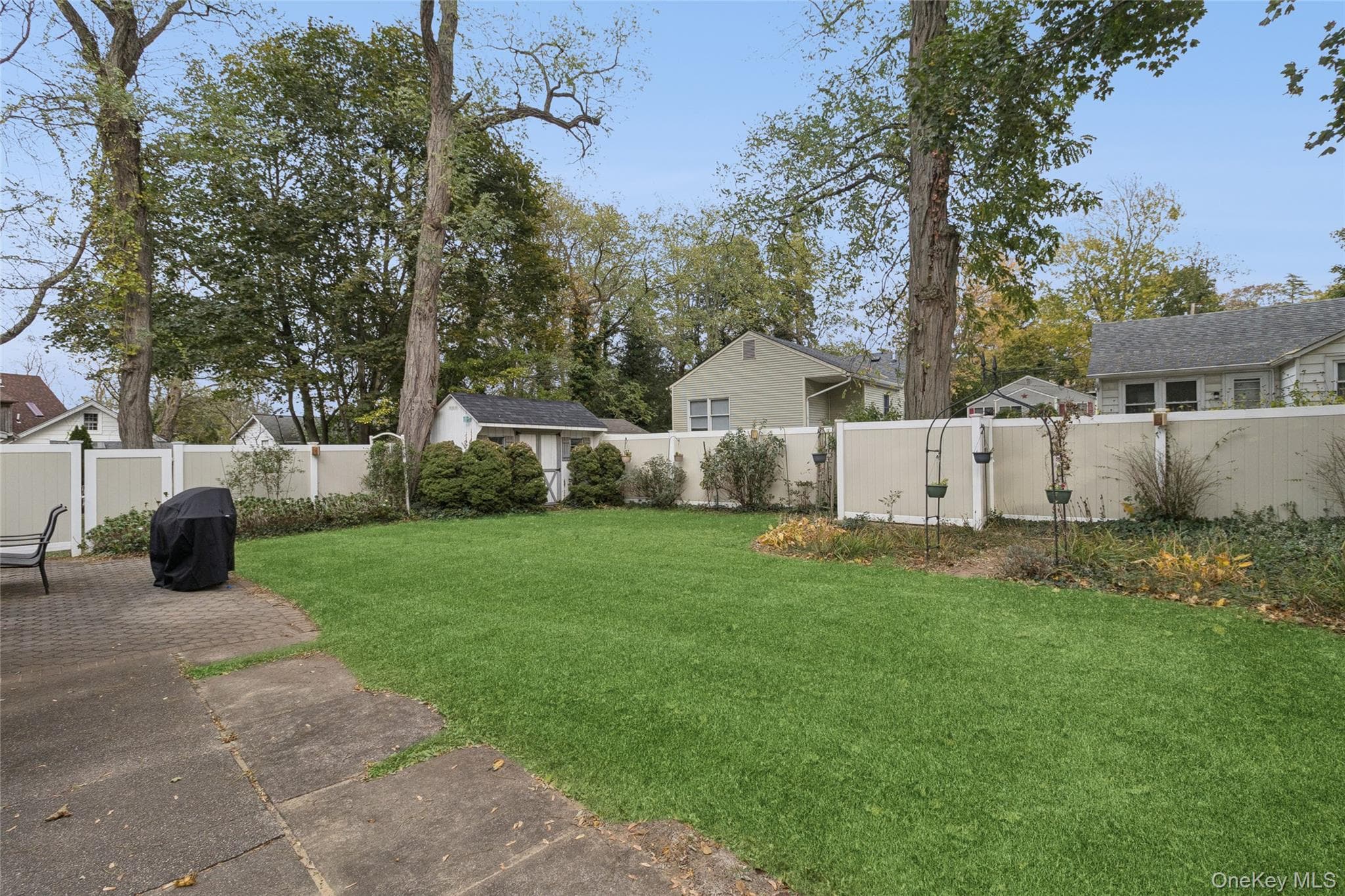 215 Hallock Landing Road thumbnail 18