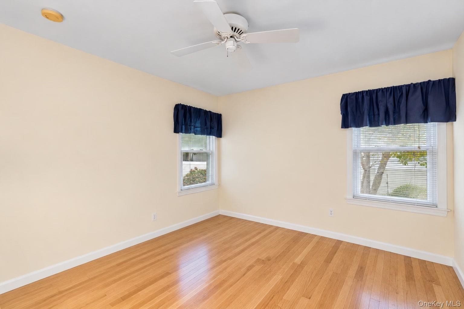 215 Hallock Landing Road thumbnail 25