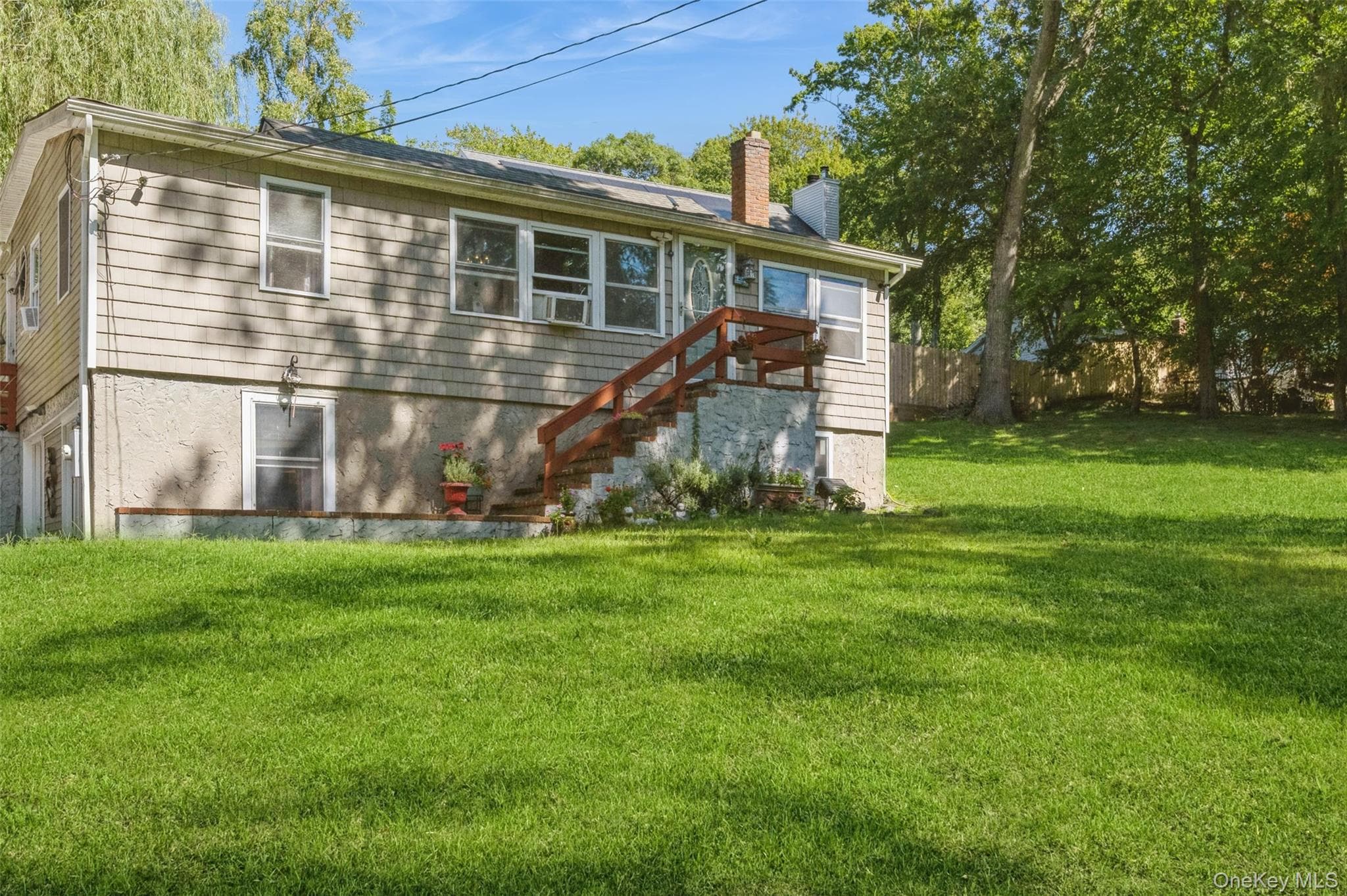 25 Tamarack Road thumbnail 3