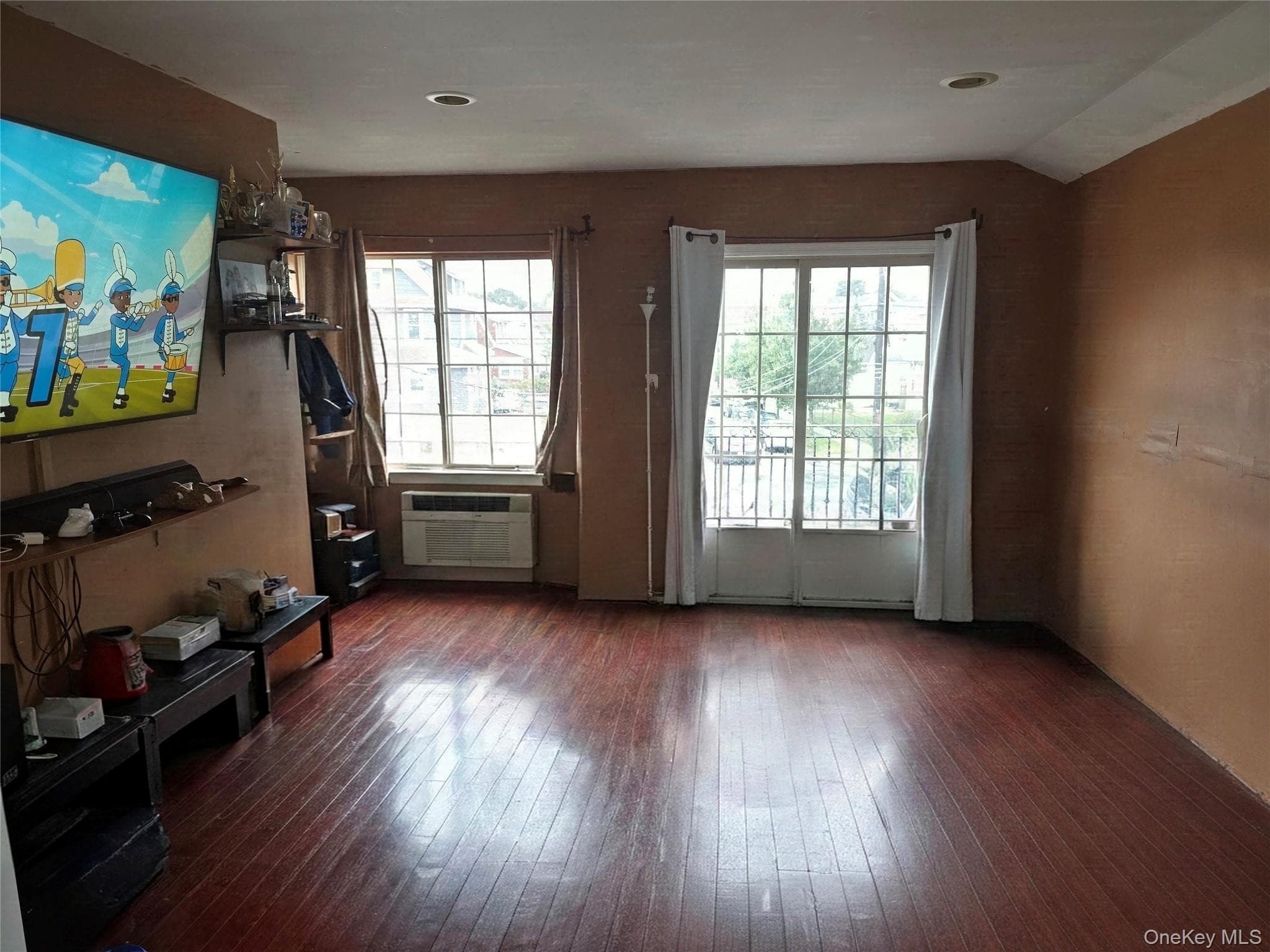 21531 Hollis Avenue thumbnail 7