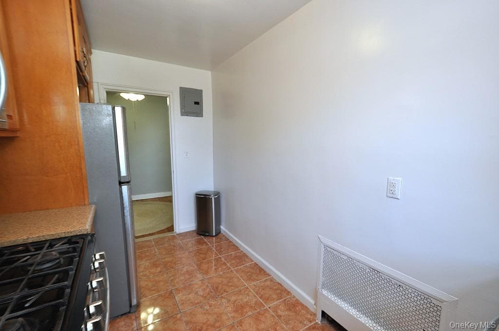 485 Webster Avenue Unit: B5 thumbnail 12
