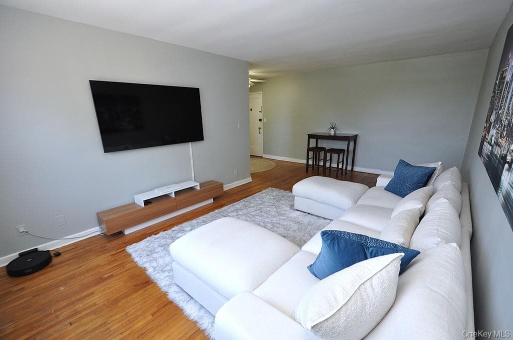 485 Webster Avenue Unit: B5 thumbnail 5