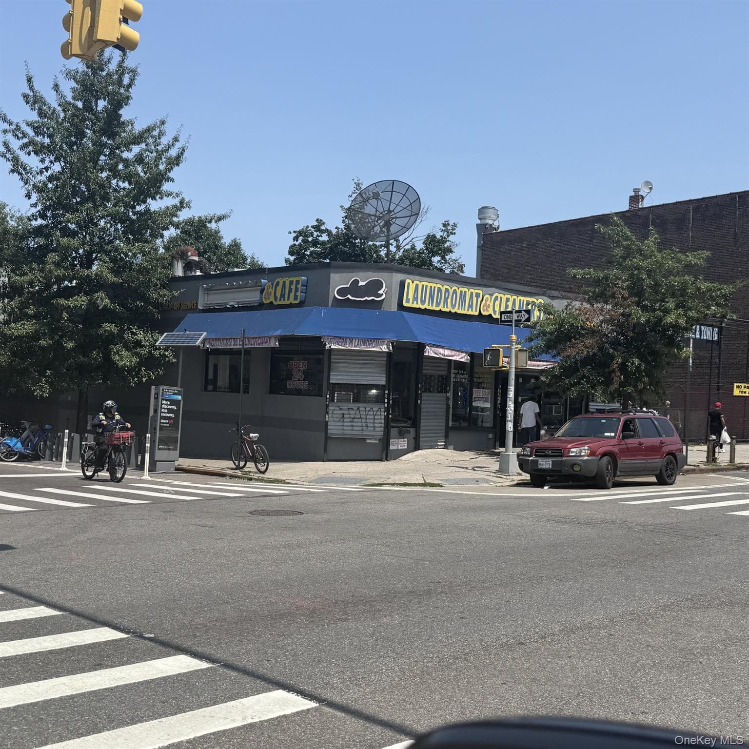 9601 Northern Boulevard, Corona