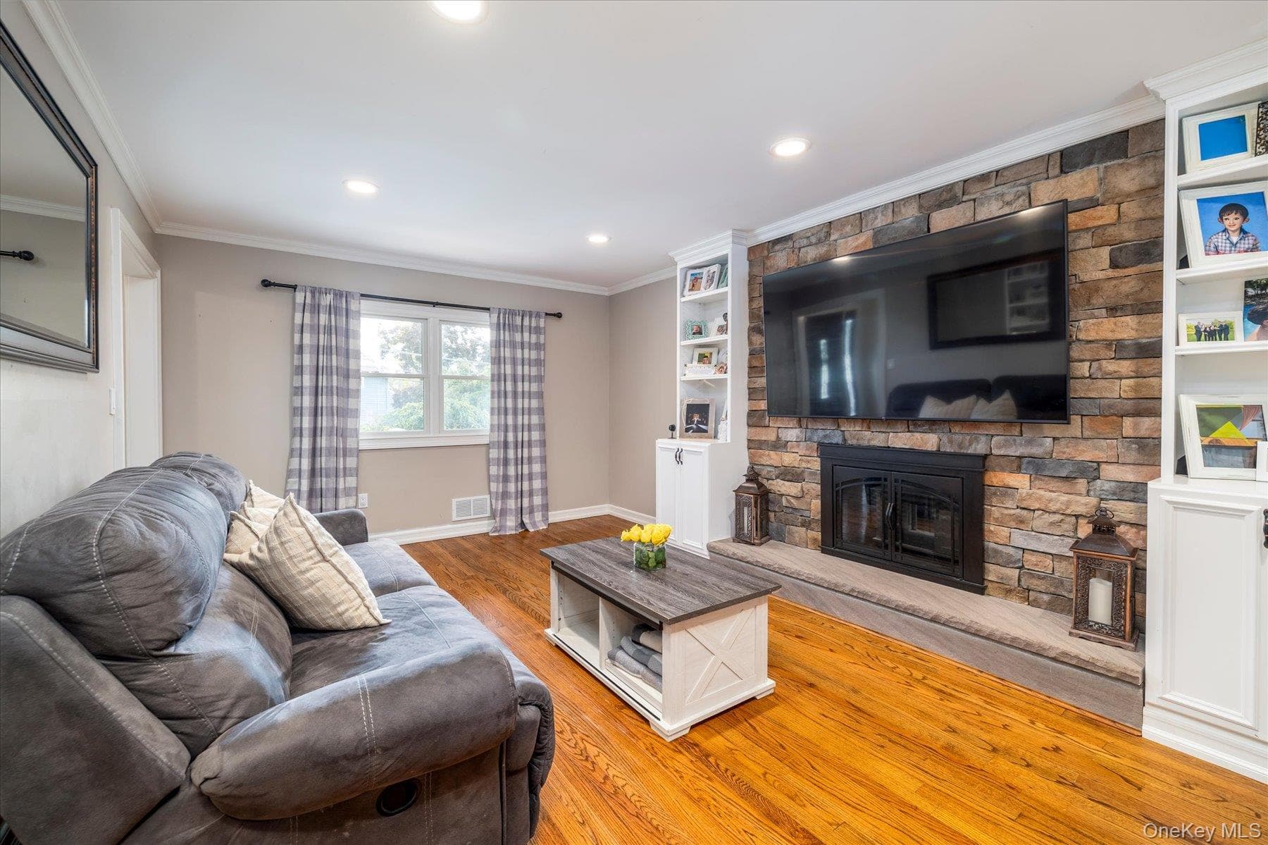 2126 Howell Street thumbnail 24